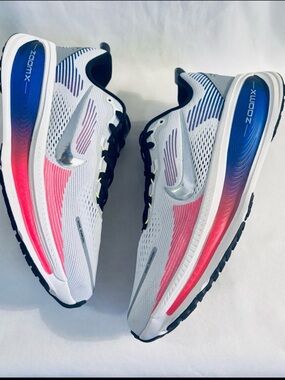 NIKE VOLERO 18 Running Shoes